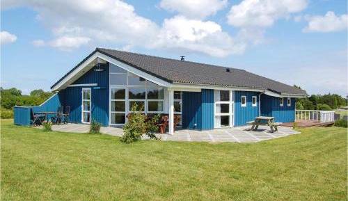 Four-Bedroom Holiday Home