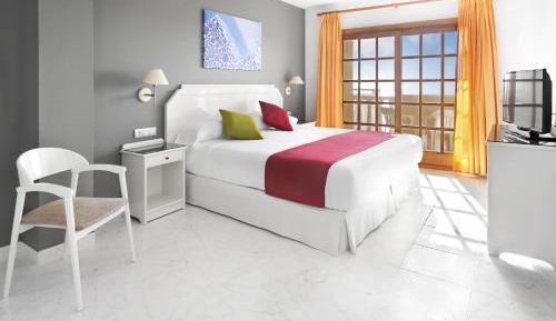 Double Deluxe Room (2 Adults)