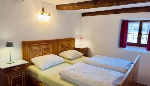 Twin Room with Mountain View