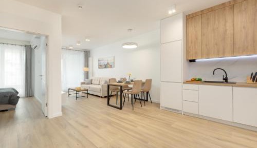 Apartment with Lake View