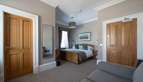 Superior King Suite