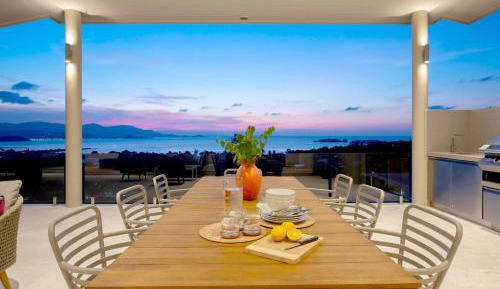 Luxury Villa 29, Private Infinity Pool with Fabulous Sunsets Ocean Views, Games Room, Cinema.
