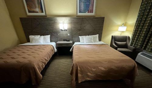 Queen Room with Two Queen Beds - Non-Smoking