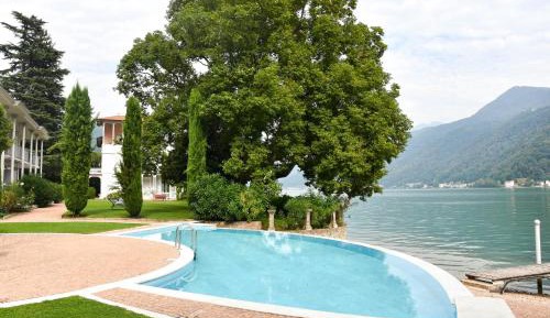 Apartment with Lake View