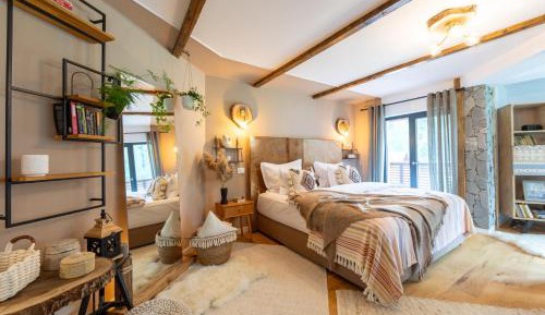 King Room with Mountain View