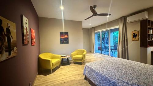 Queen Room with Garden View