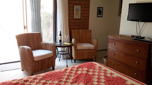 Queen Room with Garden View