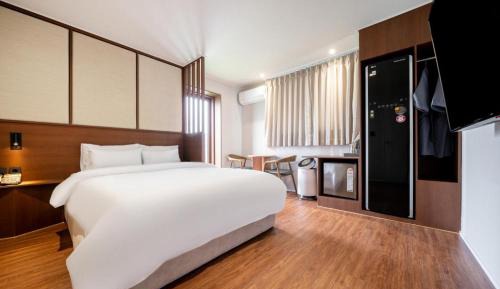 Terrace Room