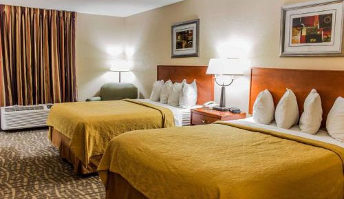 Quadruple Room with Two Queen Beds - Non Smoking 