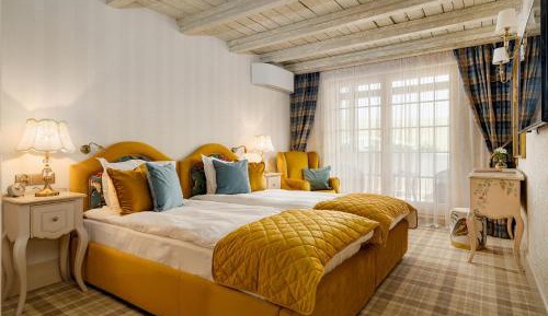 Twin Room with Balcony