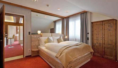 Two-Bedroom King Suite