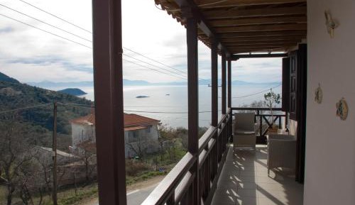 One-Bedroom Apartment with View