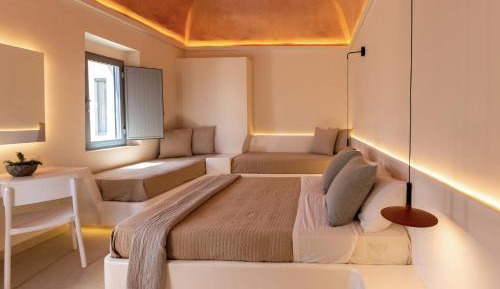 Novel Quadruple Room