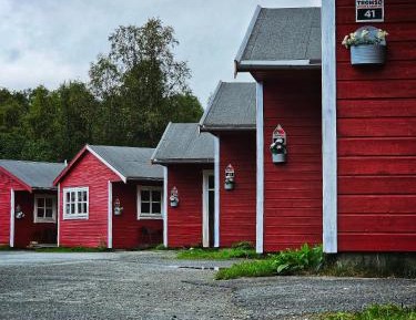 Traditional Cabin- Riverside