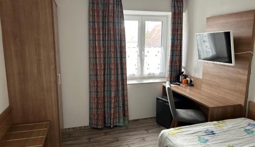 Deluxe Single Room