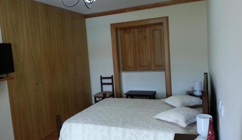 Deluxe Double Room (2 Adults + 1 Child)
