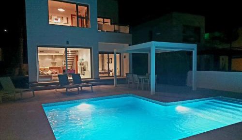 Villa with Garden View