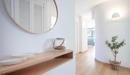Three-Bedroom Apartment with Sea View (VT/27)