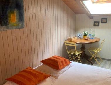 Double Room with Shared Bathroom