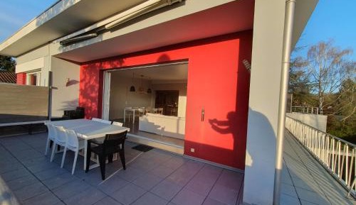 Four-Bedroom Deluxe Apartment