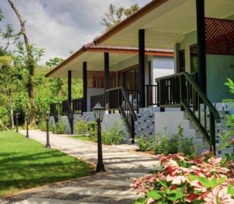 Deluxe Bungalow with Garden View
