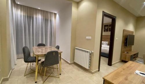 Deluxe Room (2 Adults + 1 Child)