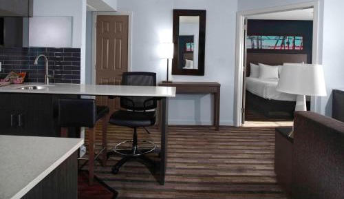 One-Bedroom King Suite