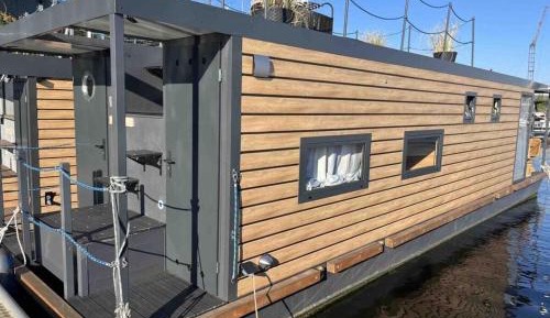 Two-Bedroom House Boat
