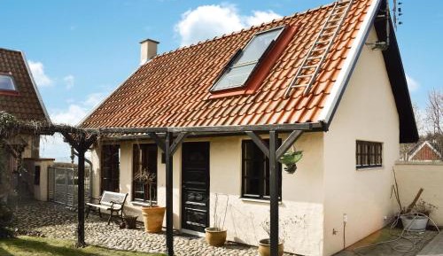 One-Bedroom Holiday Home