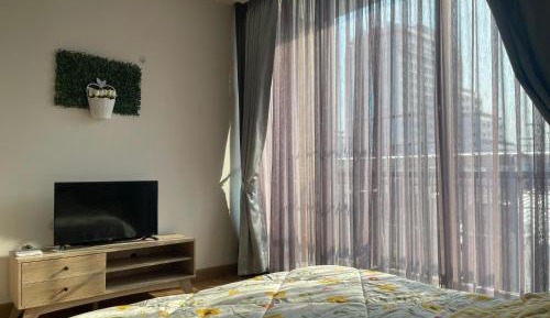 Studio Apartment with Queen Bed