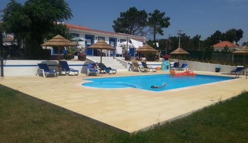 Apartment with Pool View 