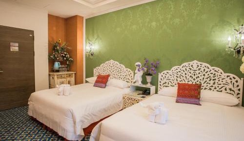 Deluxe Family Room