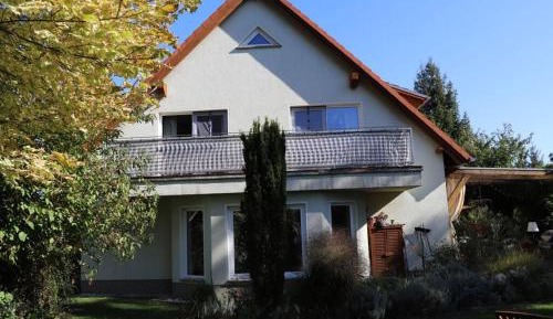 Two-Bedroom House Boat
