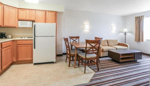 Deluxe Double Suite with Two Double Beds - Non-Smoking
