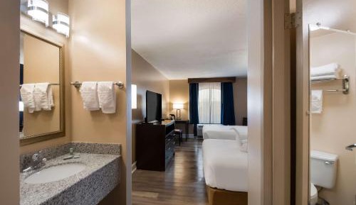 Executive Double Room with Two Double Beds - Non-Smoking