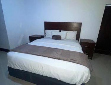 Deluxe Double Room (2 Adults + 1 Child)