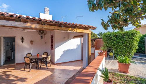 Villa with Garden View