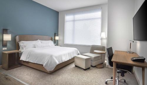 Guest Room, 1 King with Kitchenette