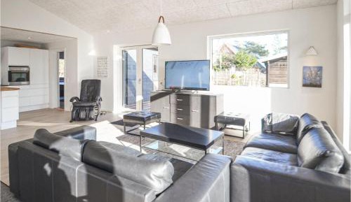 Five-Bedroom Holiday Home