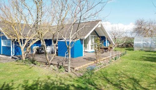 Three-Bedroom Holiday Home 