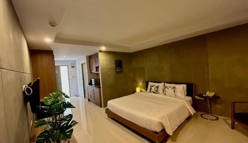 Standard Queen Room