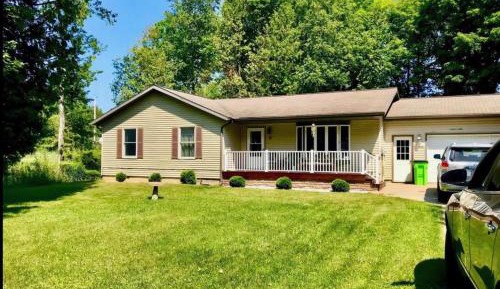 Three-Bedroom Holiday Home 
