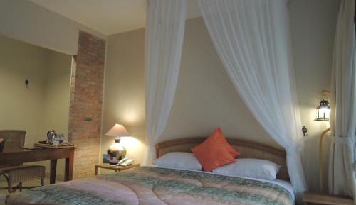 Special Offer - Honeymoon Package at Honeymoon Suite