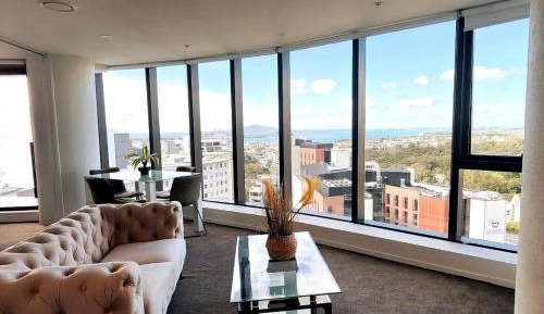 Apartment with Lake View