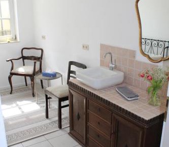 Single Room with Shared Bathroom