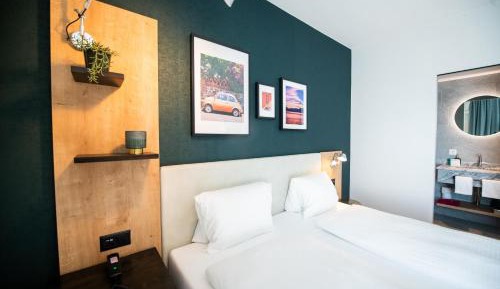 Classic Double Room with Balcony