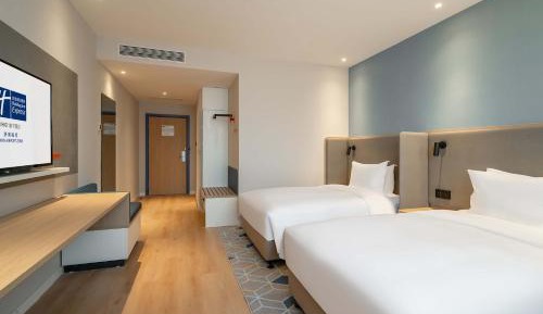 Standard Twin Room with Extra Floor Space