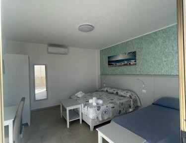 Deluxe Double Room (2 Adults + 1 Child)