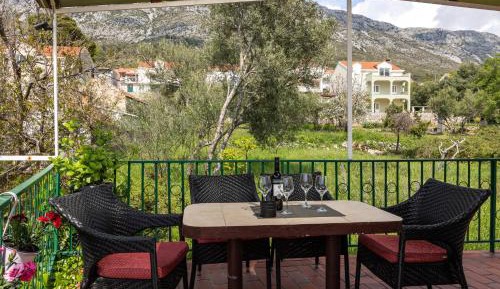 Three Bedroom Apartment with Terrace