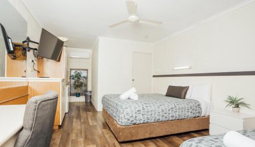Deluxe Queen Room